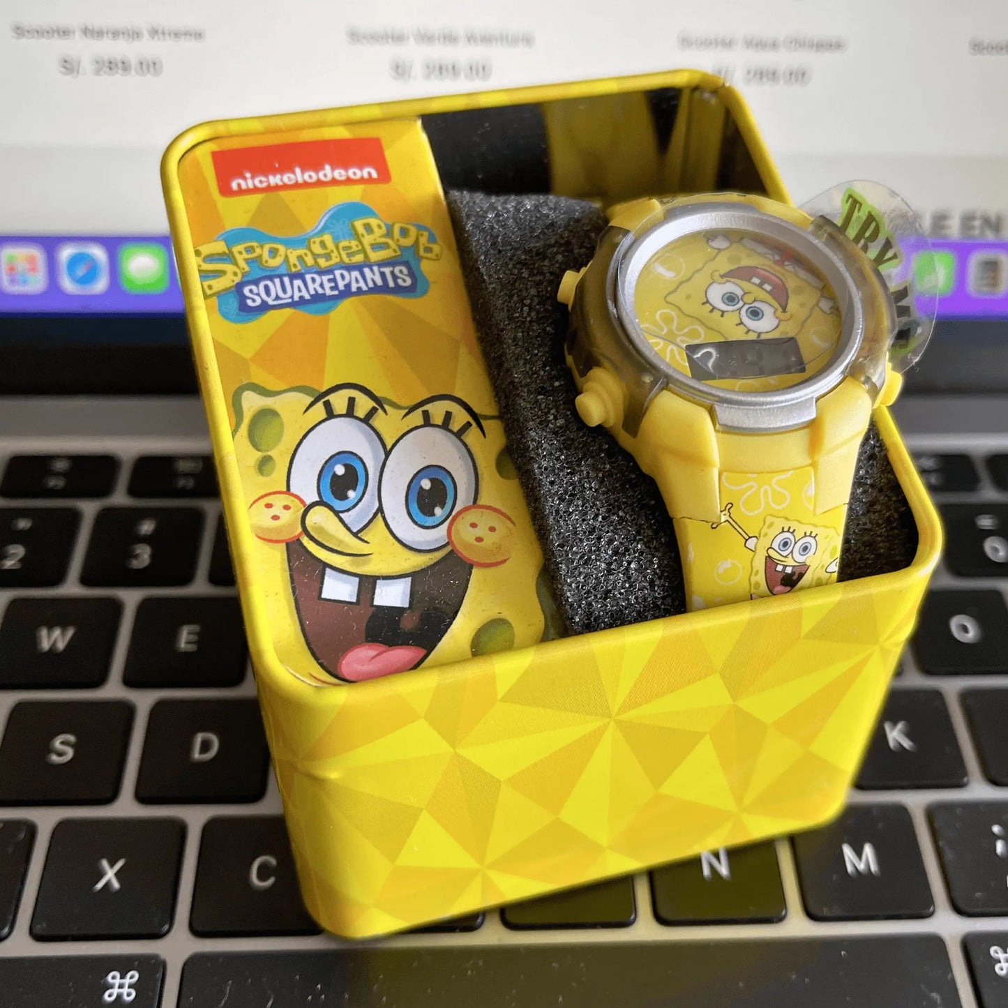 Reloj Digital SpongeBob para Niños con Luces LED - Resistente y Divertido