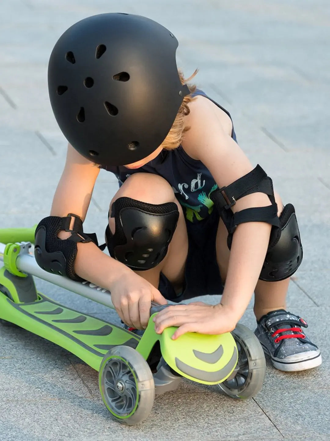 Scooter Kicknroll para niños de 3 a 10 años con ruedas led