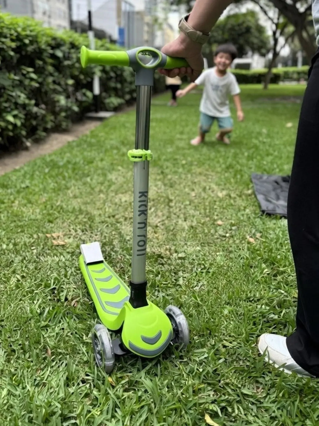 Scooter Kicknroll para niños de 3 a 10 años