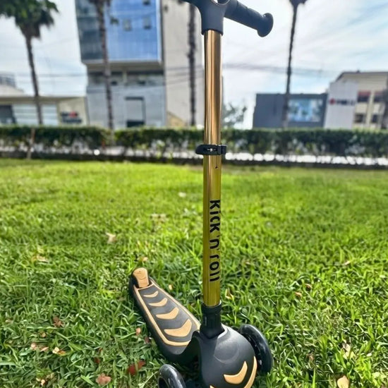 Niño-kicknroll-Familia