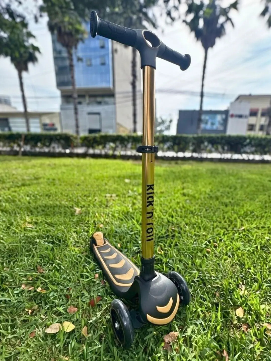 Scooter Kicknroll [Empaque con Detalle]